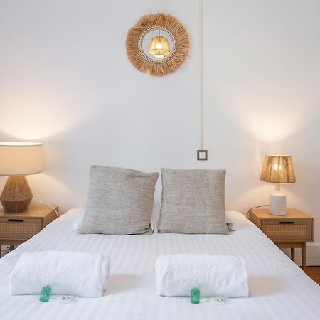 Appartement Spacieux Et Chaleureux Coeur De Ville Шамбери Екстериор снимка