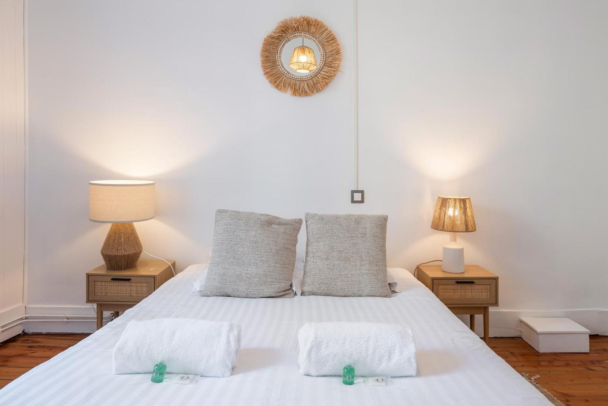 Appartement Spacieux Et Chaleureux Coeur De Ville Шамбери Екстериор снимка