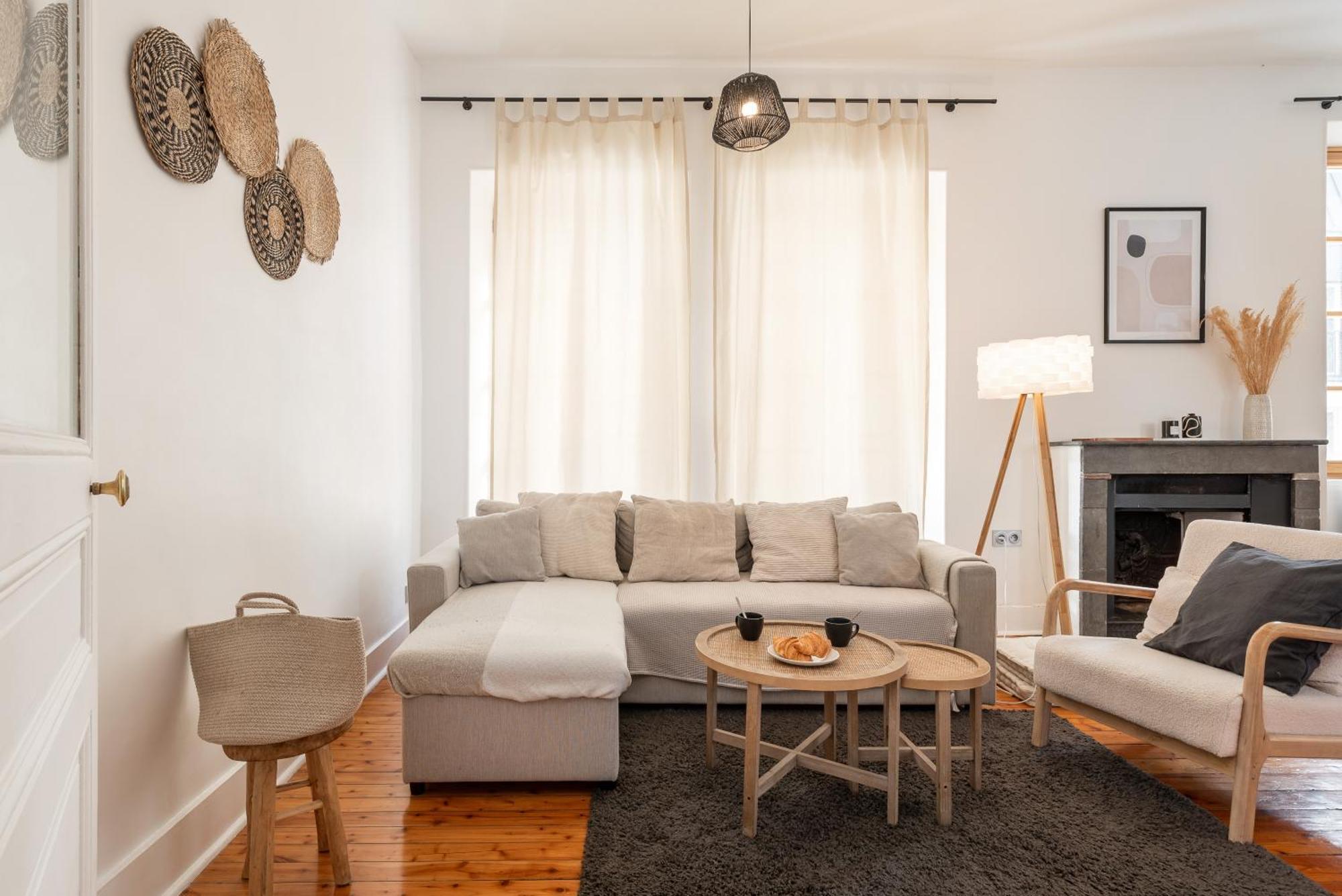 Appartement Spacieux Et Chaleureux Coeur De Ville Шамбери Екстериор снимка