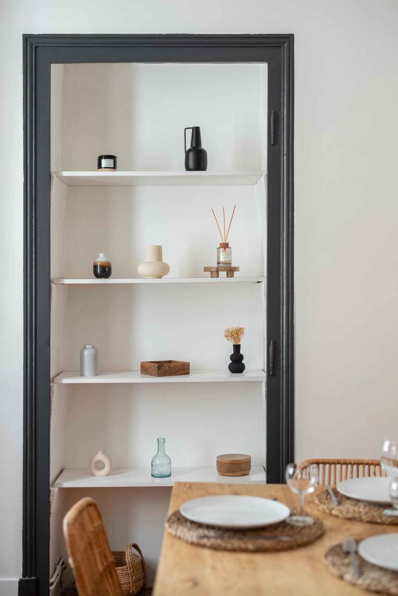 Appartement Spacieux Et Chaleureux Coeur De Ville Шамбери Екстериор снимка