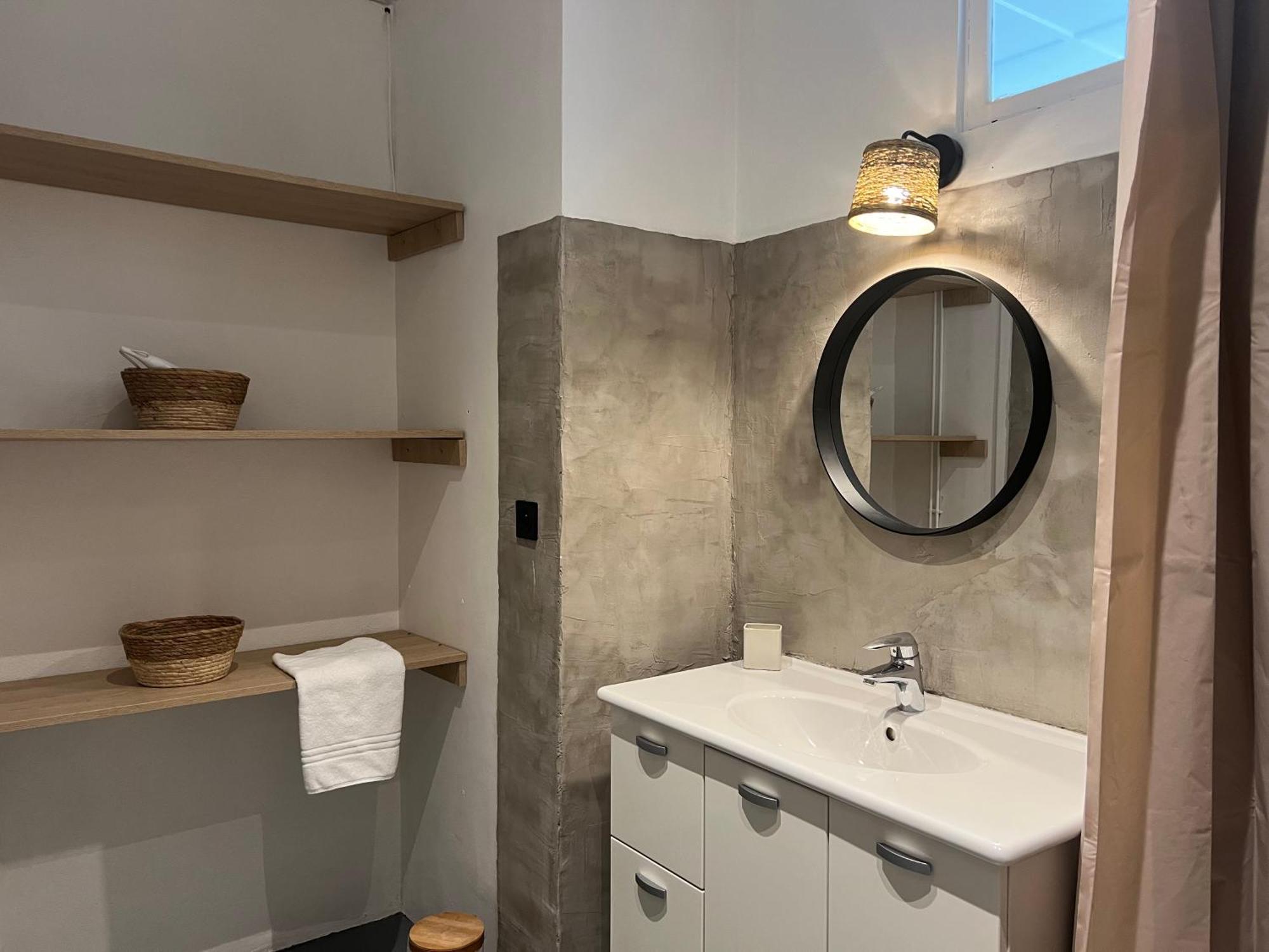 Appartement Spacieux Et Chaleureux Coeur De Ville Шамбери Екстериор снимка